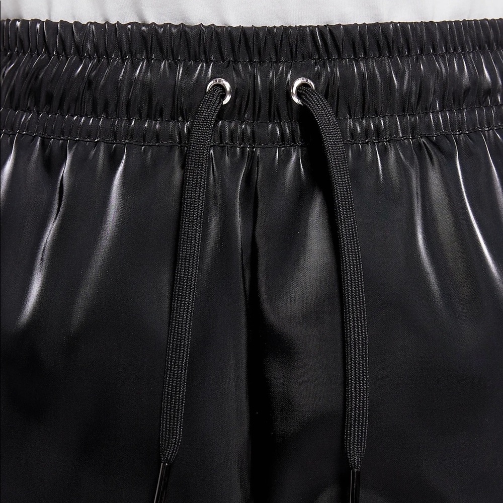 Nike Air Women's Shorts - Picture 4 of 6